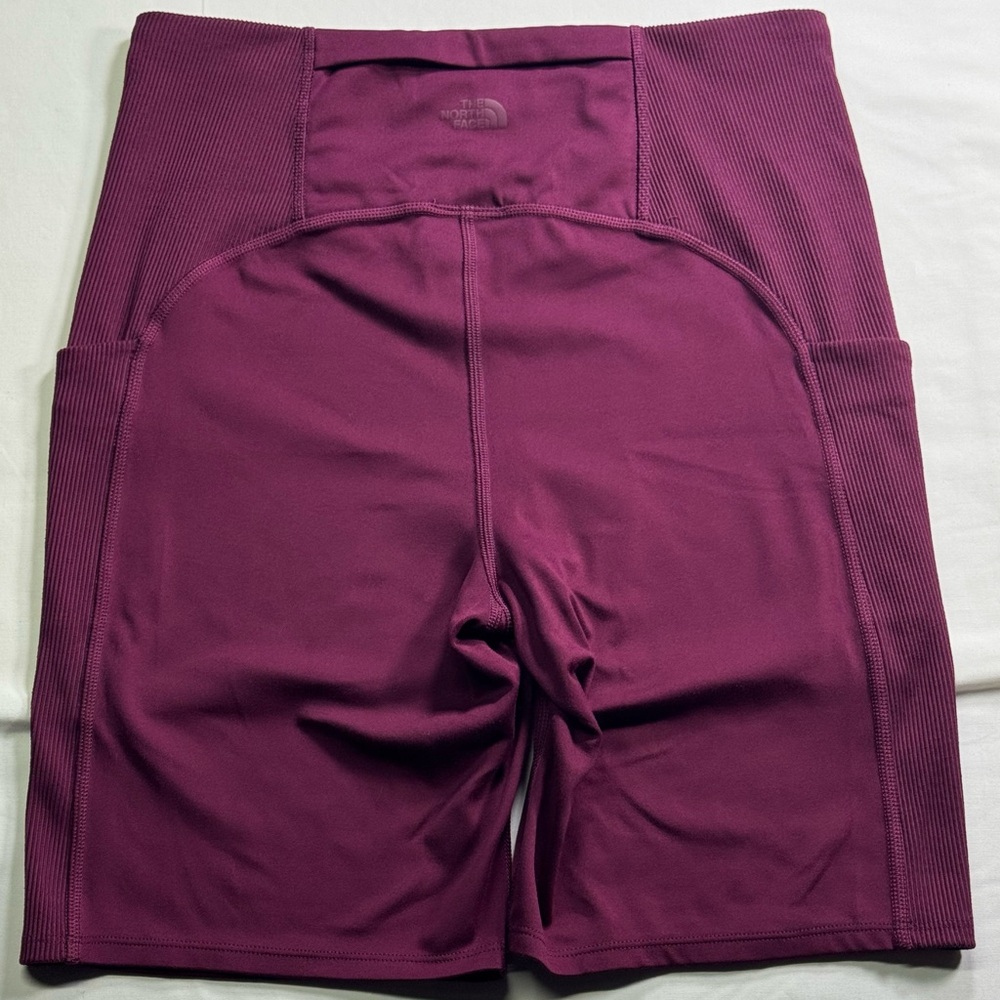 The North Face. Women's Purple Shorts.
Size XL - Picture 3 of 4